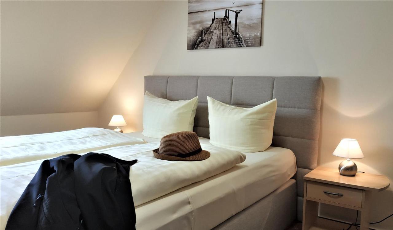 Altstadthotel Goldene Kugel Waren  Extérieur photo