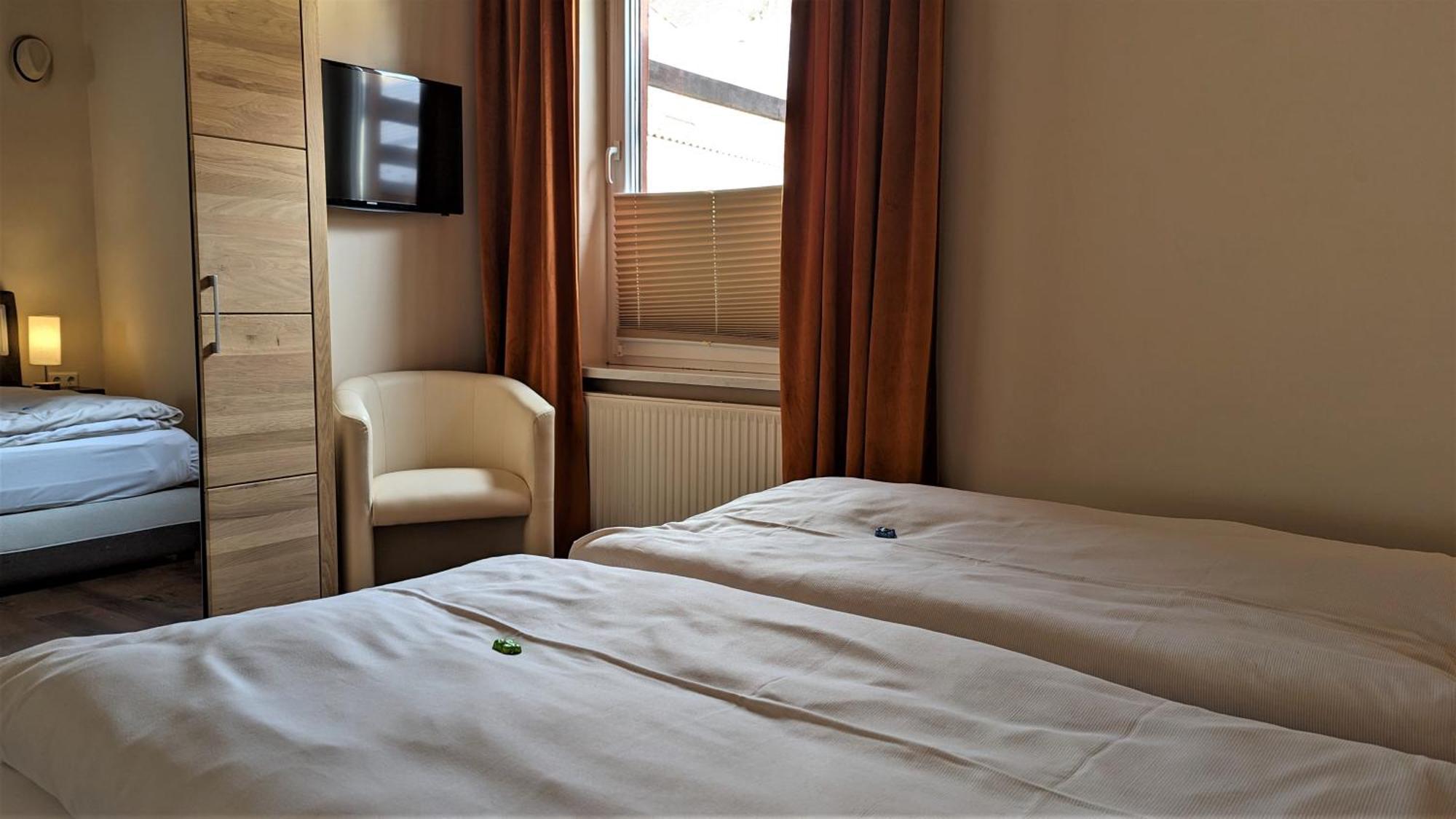 Altstadthotel Goldene Kugel Waren  Extérieur photo