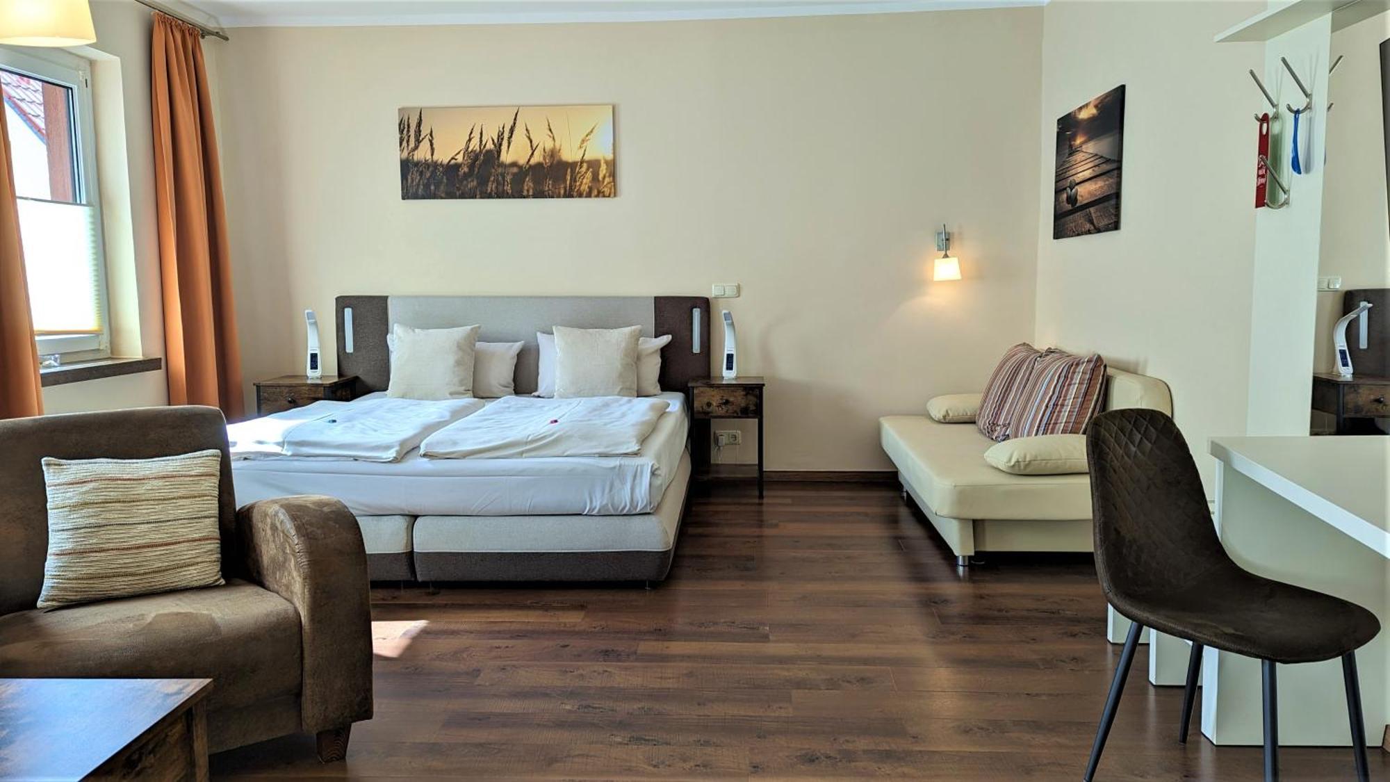 Altstadthotel Goldene Kugel Waren  Extérieur photo