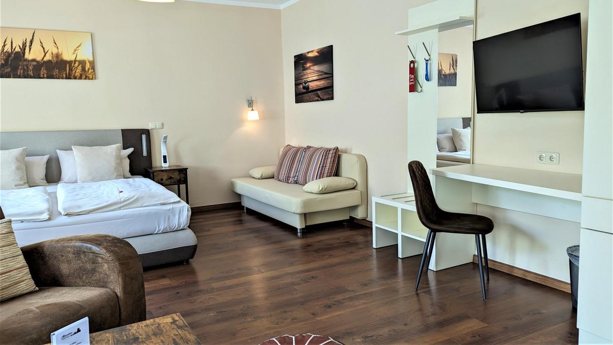 Altstadthotel Goldene Kugel Waren  Extérieur photo